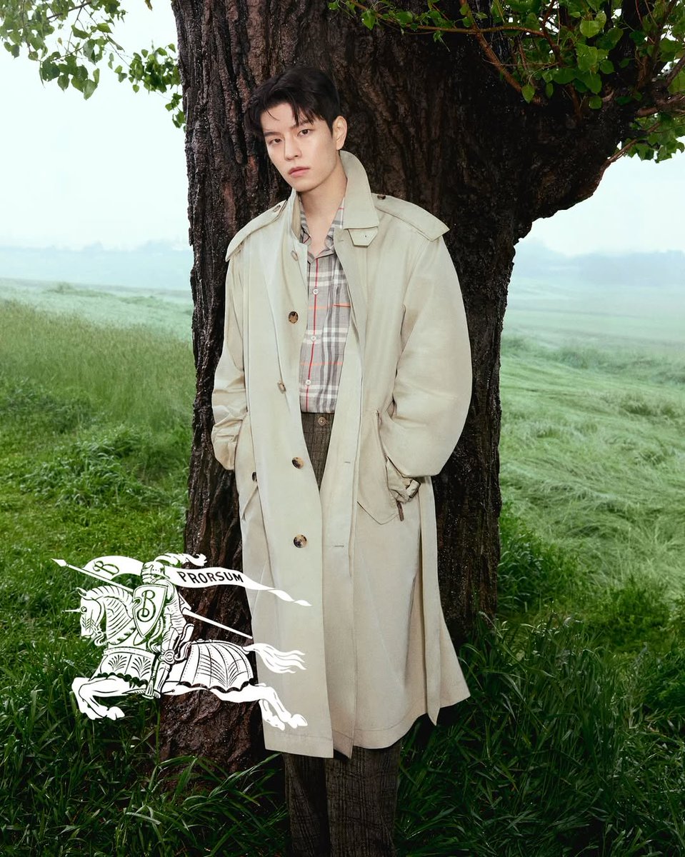 dazzlingstarksm's tweet photo. @Burberry @Stray_Kids 180625 miniseungkim update instagram 

Timelessness in every thread. honored to walk with Burberry 

# ad # burberry 

https://t.co/Tc4wg2GFkB

BURBERRY SUPERSTAR SEUNGMIN
#SEUNGMINxBURBERRY
#Seungmin #승민 
@Stray_Kids @Burberry https://t.co/OsJjGl6nMX