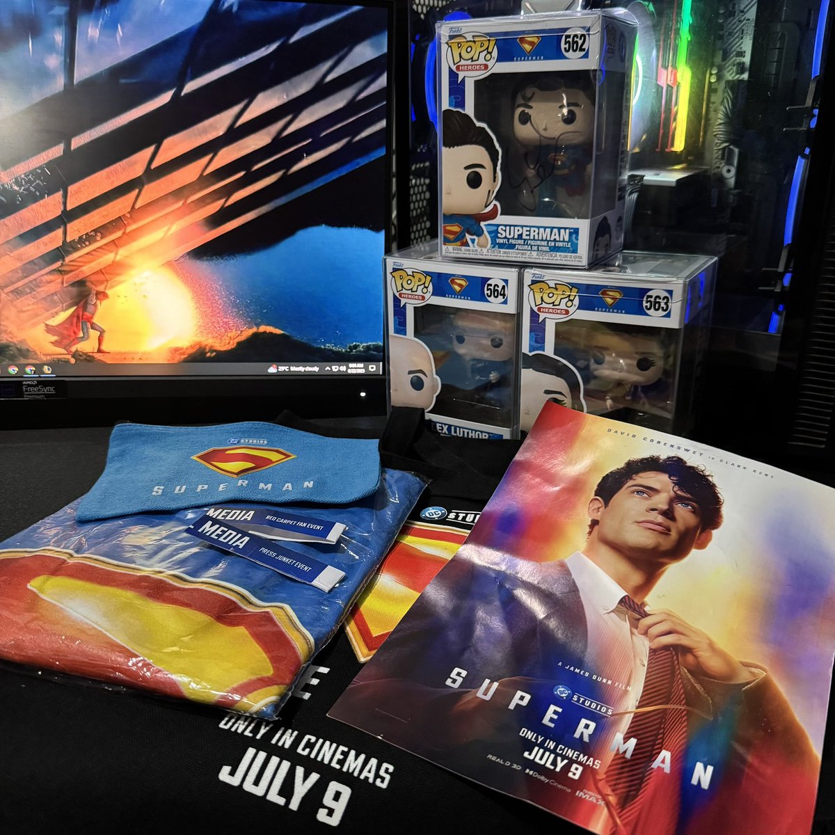 cinestheticph's tweet photo. One of the lucky ones who got to attend the red carpet fan event and catch an early preview of the new SUPERMAN movie!

#SupermanPH #LookUpManila https://t.co/GJMXAnjfib
