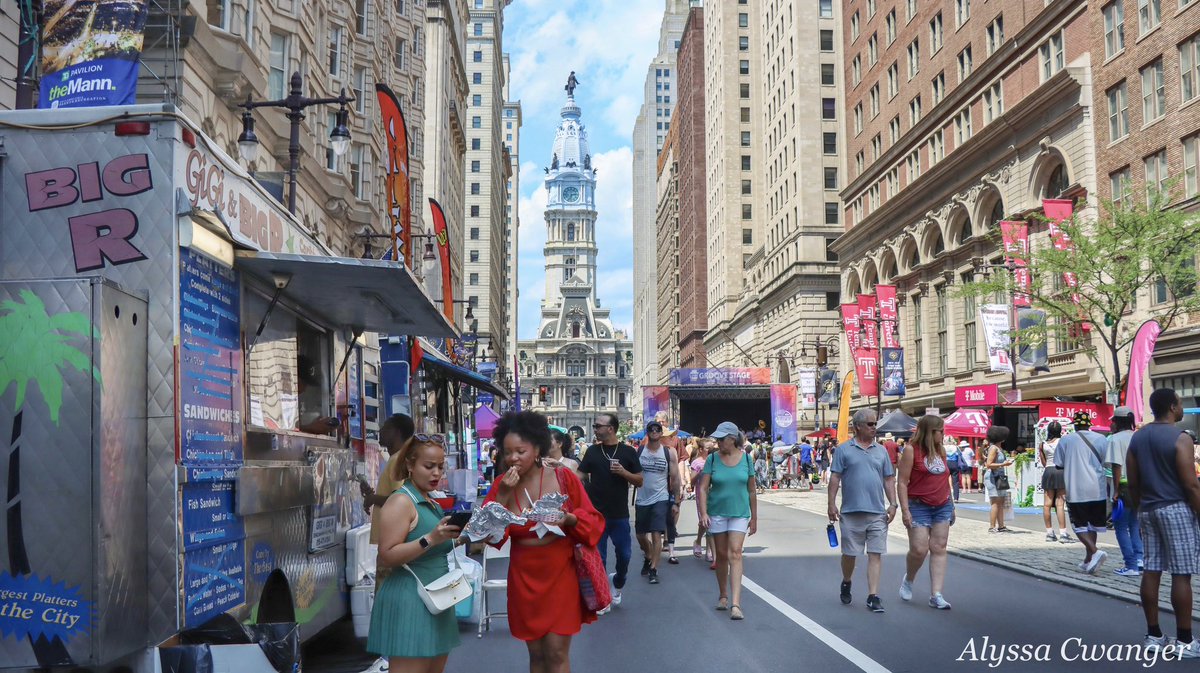 cwanger_alyssa's tweet image. A hot day today at the Avenue of the Arts Block Party in Center City, Philadelphia! @avenueofthearts @July4thPhilly @Wawa @6abcWeather @Brittany_Boyer @PaytonDomschke @ccdphila @PhilaParkandRec @philartdotnet @PhiladelphiaGov @visitphilly @discoverPHL @CanonUSA