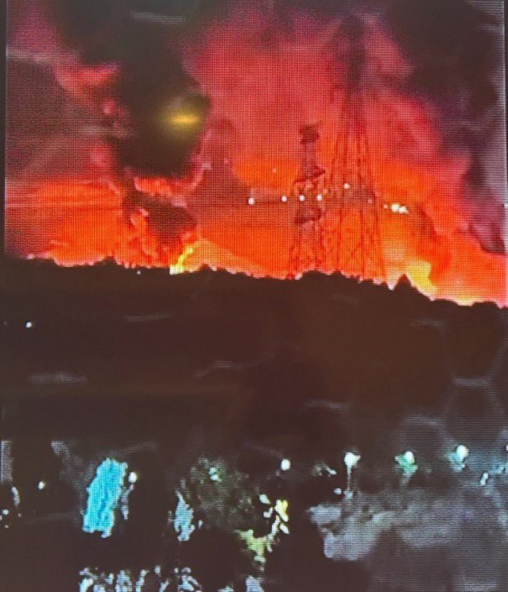 AngelDLaCruz_'s tweet photo. Mateo 24:6-8
"Y oiréis de guerras y rumores de guerras; mirad que no os turbéis, porque es necesario que todo esto acontezca; pero aún no es el fin. 

Hilo

Tercera Guerra Mundial #FordowAttack
#Fordow #Trump #trumpynetanyahu #irán #Israel https://t.co/csuFcq3ct0