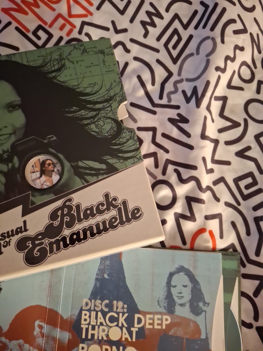 MasterGio's tweet image. #NowWatching Black Deep Throat 
This Italian movie is included in the Black Emanuelle box set but doesn&apos;t have Laura Gemser. Keeping my expectations super low... 😕 #exploitation