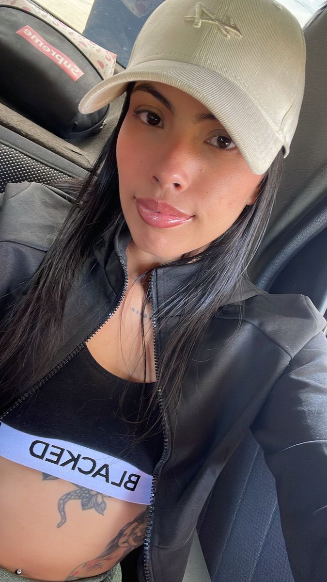 Omw to one of my BBC Bulls ♠️

Begging him to cum deep inside of me while your pumping your handy pussy 😂