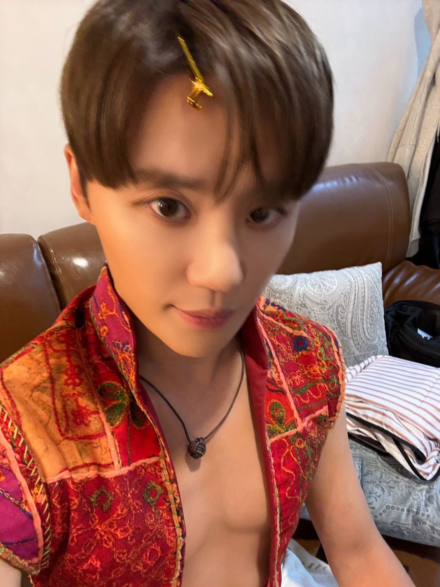 오늘 오후 2시🕌

#김준수 의 뮤지컬 #알라딘 
서울 마지막 공연이 시작됩니다!

𝐀 𝐖𝐡𝐨𝐥𝐞 𝐍𝐞𝐰 𝐖𝐨𝐫𝐥𝐝 💫

별을 넘어 #샤라딘 과 마주한 새로운 세상✨️
끝까지 뜨거운 환호와 박수 보내주세요👏

Aladdin ㅣ 김준수 

뮤지컬 <알라딘> 한국 초연 🧞‍♂️
2024.11.22 - 2025.06.22
@