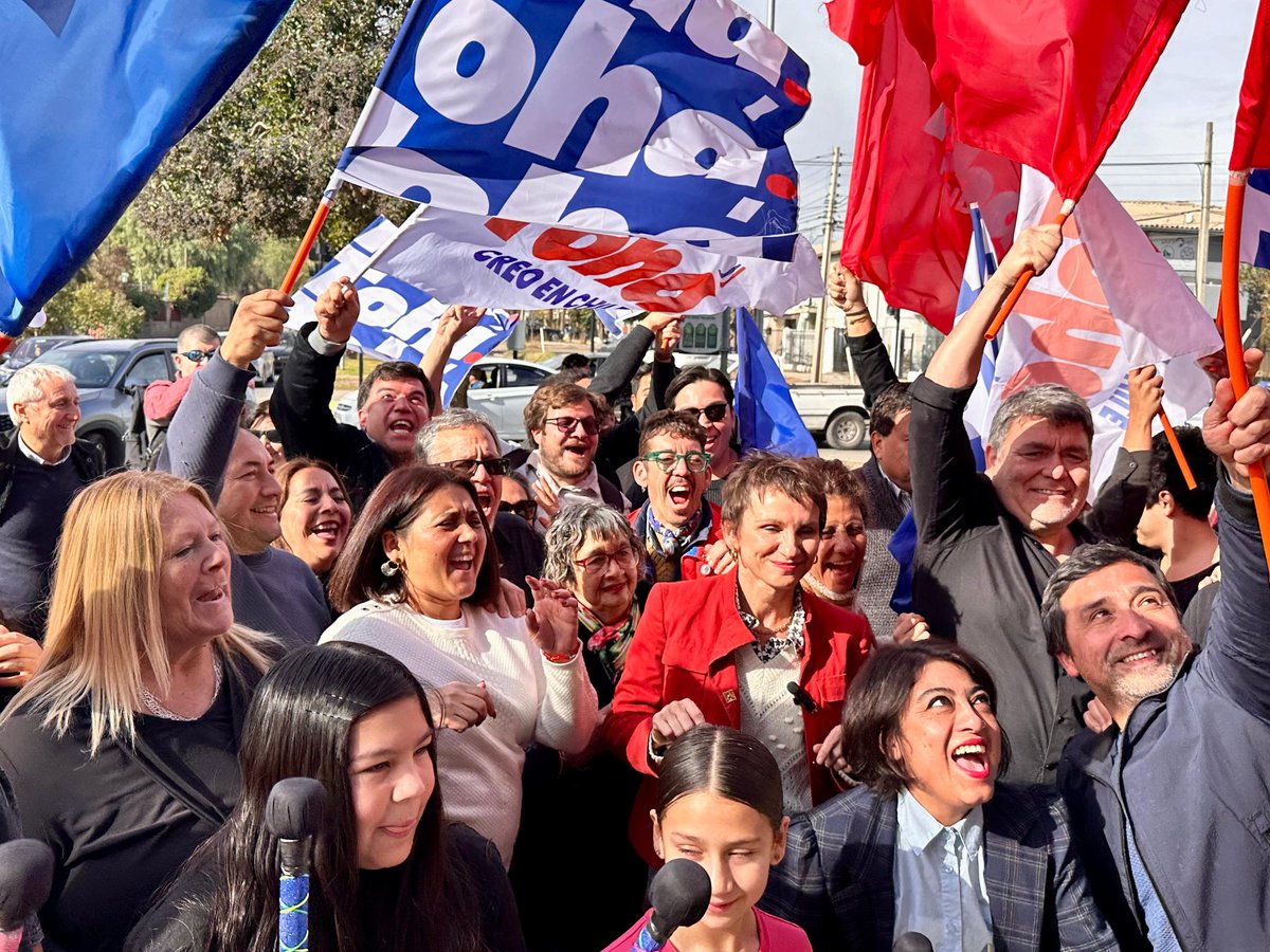 PPD_SanFelipe's tweet photo. 3️⃣ | Con alegría y convicción recibimos en San Felipe a nuestra candidata presidencial Carolina Tohá. 🫶

¡Este domingo 29 de junio, vota por @Carolina_Toha!

#CreoEnChile
#ToháPresidenta
#SanFelipexTohá
#Primarias2025
#Vota3 https://t.co/7Iq9Y77WSj