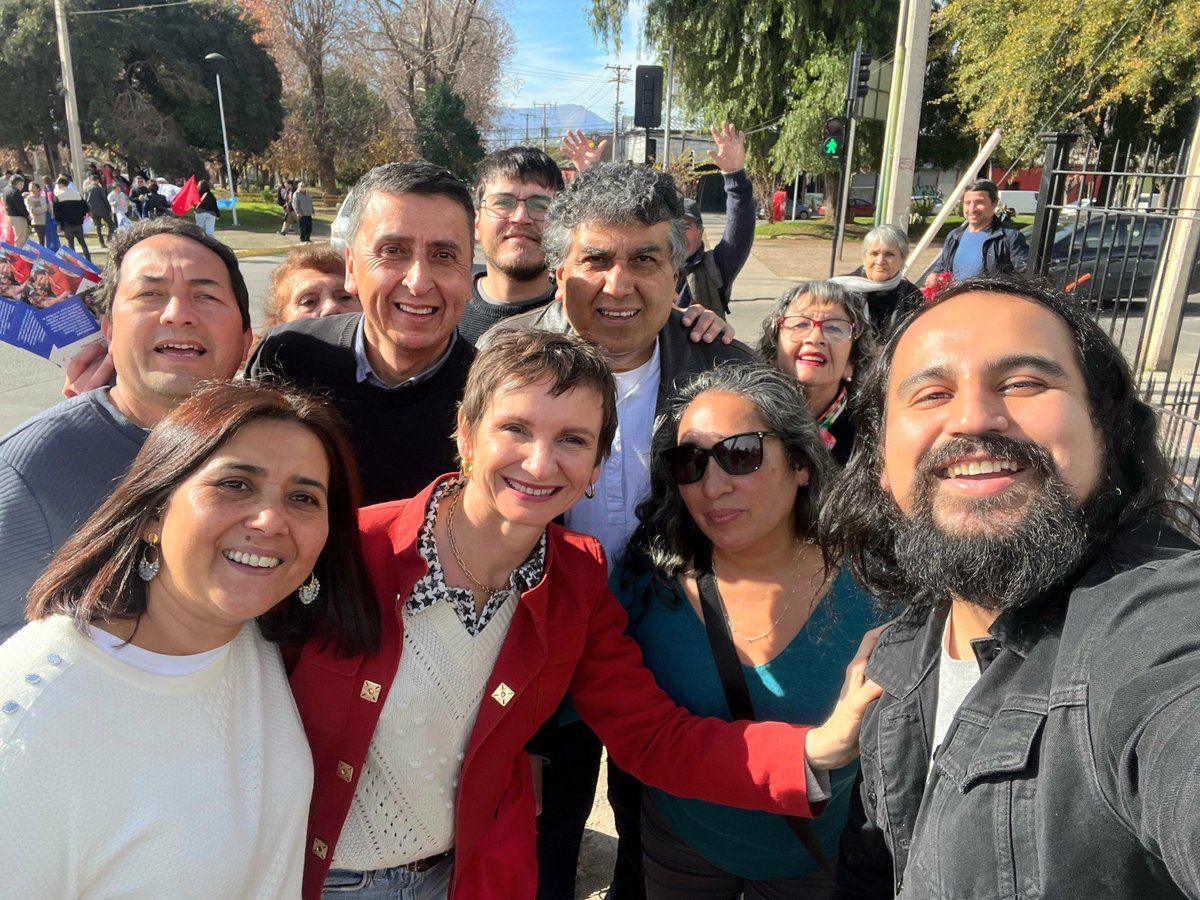 PPD_SanFelipe's tweet photo. 3️⃣ | Con alegría y convicción recibimos en San Felipe a nuestra candidata presidencial Carolina Tohá. 🫶

¡Este domingo 29 de junio, vota por @Carolina_Toha!

#CreoEnChile
#ToháPresidenta
#SanFelipexTohá
#Primarias2025
#Vota3 https://t.co/7Iq9Y77WSj
