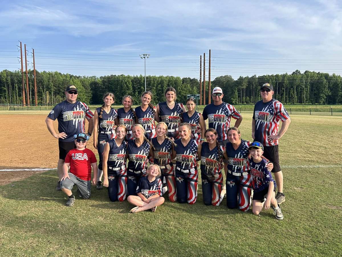 CoachJosh02's tweet photo. @MDIntegrity2028 showing up big again today! Coming from behind and walking off to get 2 more wins and take us to 4-0 so far. Tomorrow we will have a very tough opponent but our girls are up to the task! Look out 16u! We are here to stay! https://t.co/EnePDQKIRi