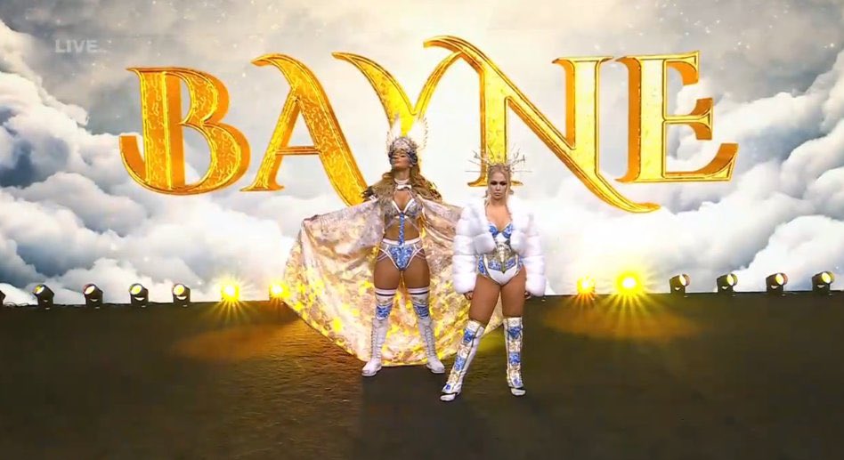 Tony Khan fez a boa! 

As mulheres são o Main Event do show de hoje com a 8 Woman Tag Team Match. 

Elas estão prometendo muito! 

#AEWCollision