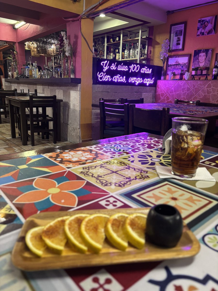 leo_letruji's tweet photo. La tarde está… 

¡Salud! 😊

#Robertos https://t.co/g1Y2O82I9e