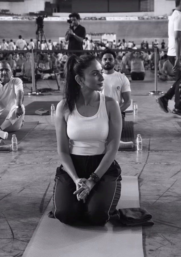 GuB-rJWWgAAhutE?format=jpg&name=900x900