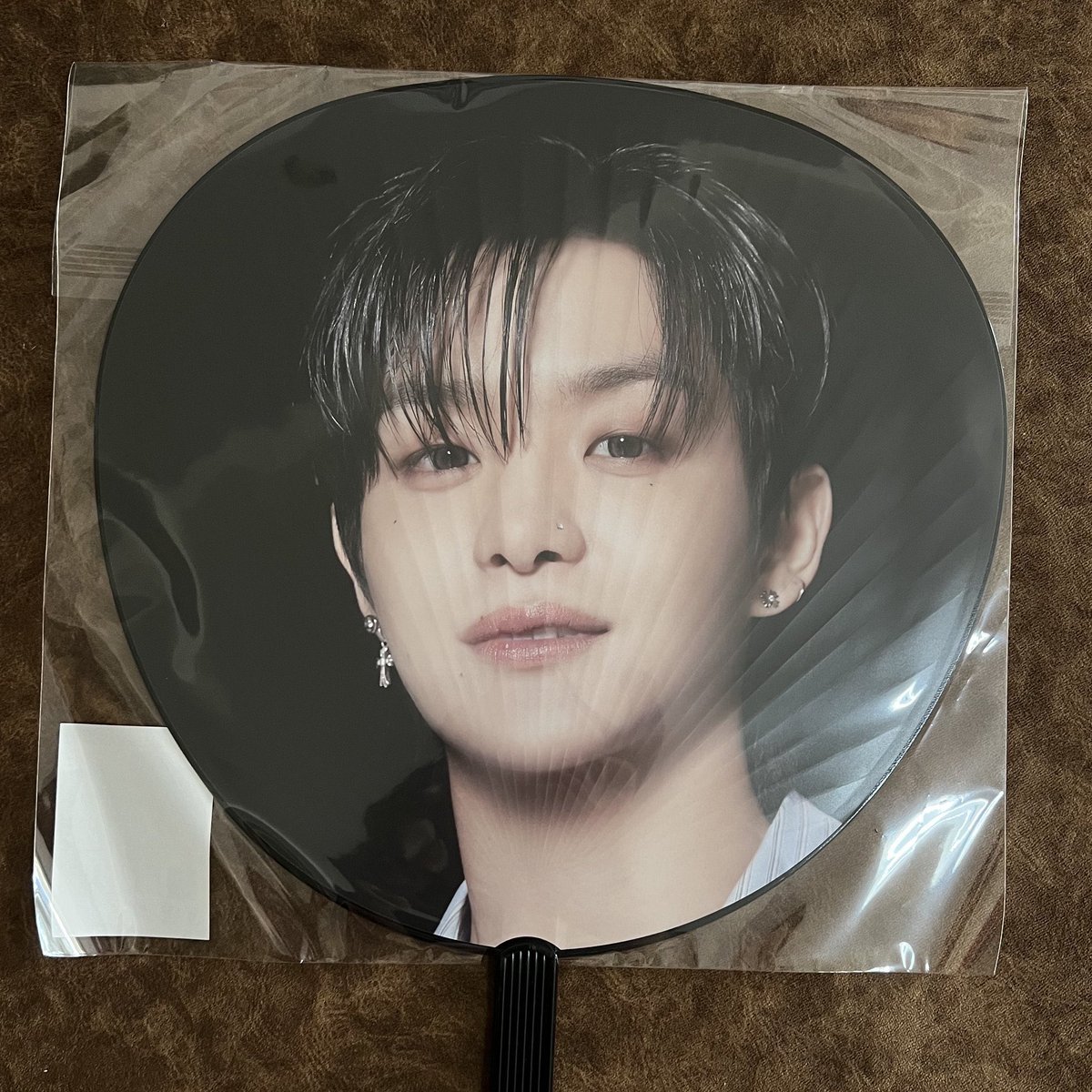 linnies_S's tweet photo. ฝากรีทวิตหน่อยค่า🙏🏻

พร้อมส่ง พัด jumbo uchiwa sale

• last night ver. จีฮุน มี 8อัน
• พัดเป็นรูป หน้า-หลัง 
• ราคา 300฿ (ปกติ350฿)

สั่งทาง dm ได้เลยค่า🫶🏻

#TREASURE #트레저 
#ตลาดนัดtreasure #ตลาดนัดเด็กสมบัติ https://t.co/zjhWT1lXYo