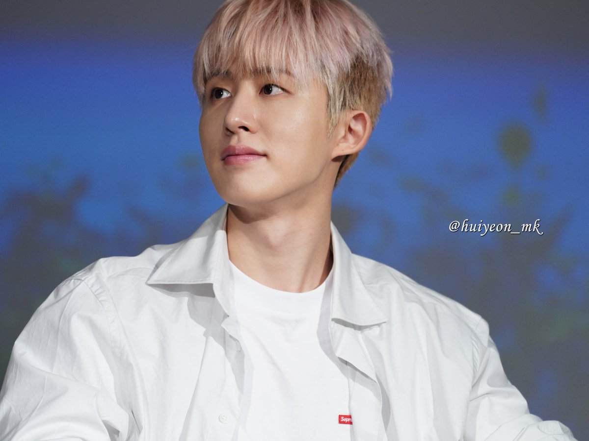 보정따위 안해도 이쁘고 잘생김
요즘 특히 귀여워진 한빈이
오랜만에 봐서 넘 행복했고
오늘도 수고 많았어♥️

250622 블루드림미디어 팬싸
#김한빈 #비아이 #BI
<a href="/BI_131official/">B.I Official</a>