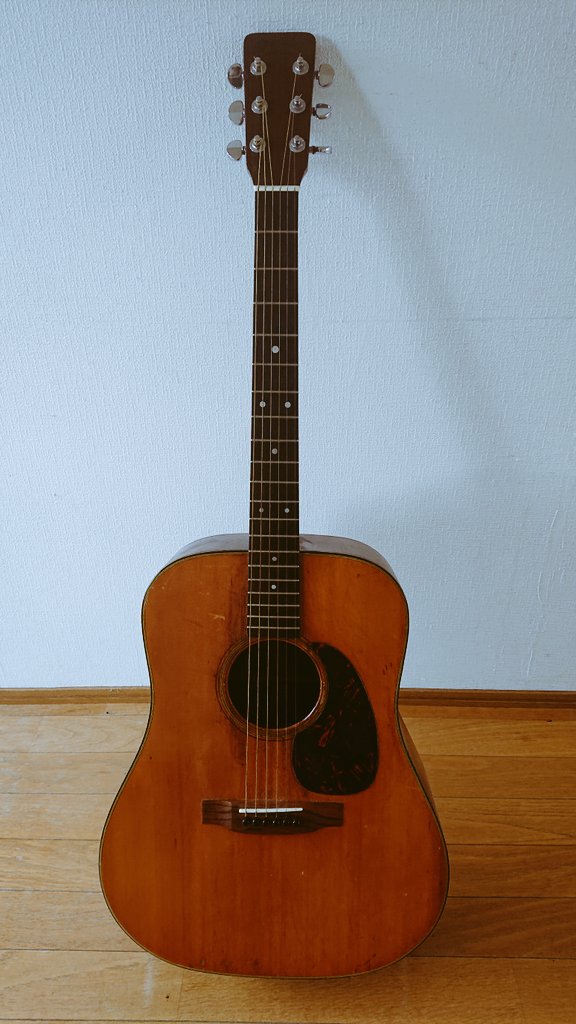 Ls320Tokai's tweet photo. 1965年製のD-21です。甘く繊細で深みがあるのに後味すっきりみたいな音です。 https://t.co/YtNWzw170P