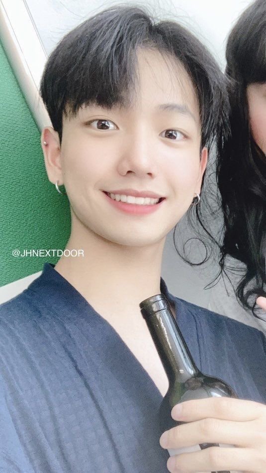 시발옆에여잔줄알았는데 생각해보니재현이는남고임ㅅㅂ……………