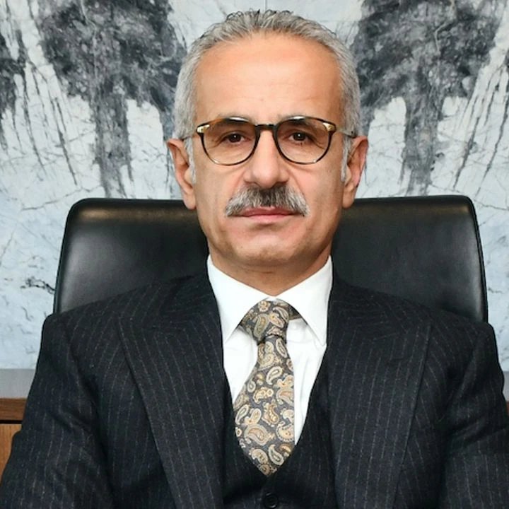 Ulaştırma Bakanı Abdulkadir Uraloğlu:

“Türkiye'nin, trafik cezalarından gelen paraya ihtiyacı yok.”