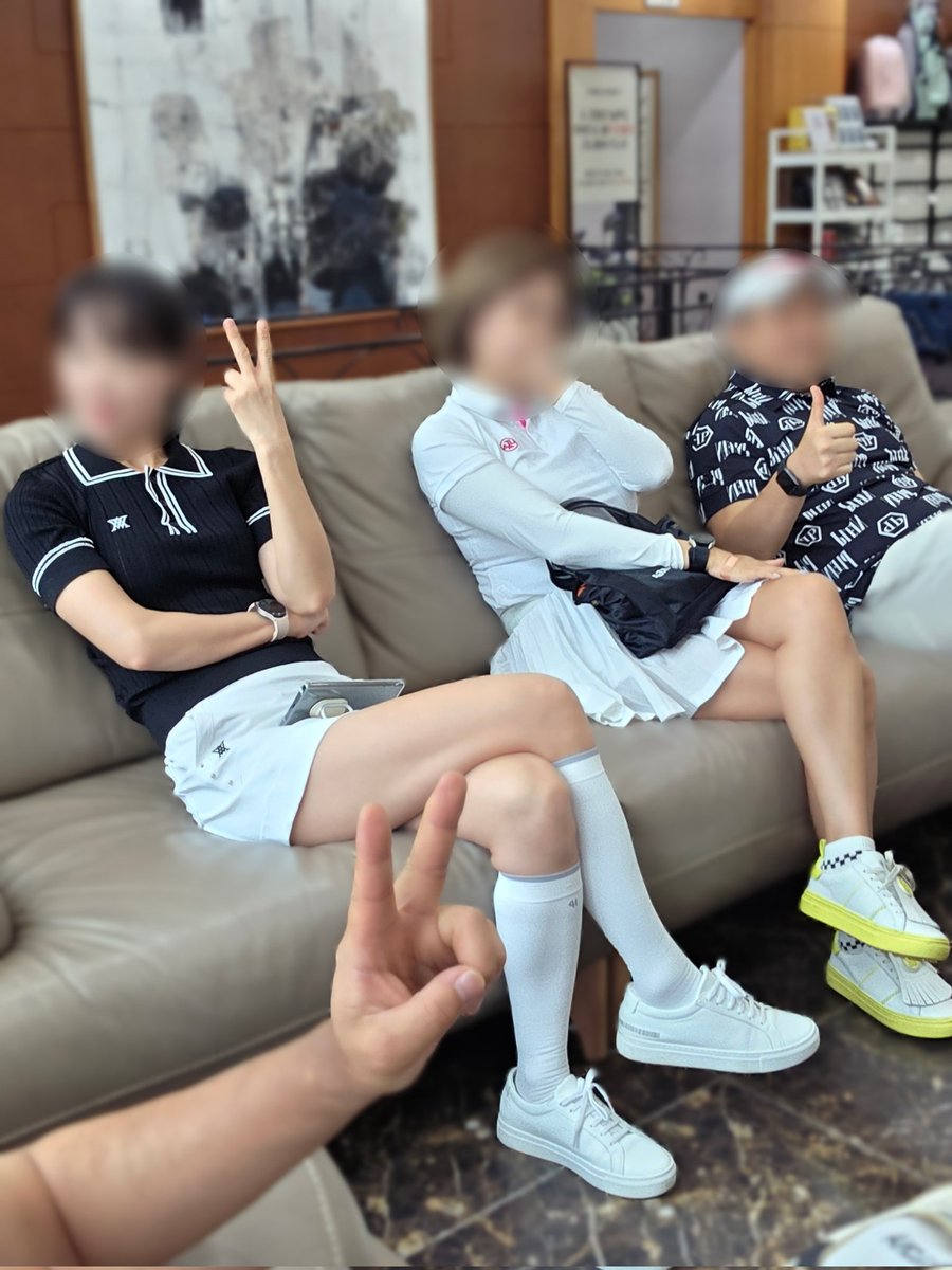 gimjeon12426382's tweet photo. 평생 기억에 남을 추억 추가~~
비오는 토요일 떡도 치고 공도 치고 즐거운 추억을 함께 만들수 있어서 너무 좋았다~ 부부여행 @yessl_11
세상 귀엽고 섹쉬한 우비 소녀들~
굿샷~~ 🏋‍♂️🏋‍♀️🏋 https://t.co/r0GbiEnR89