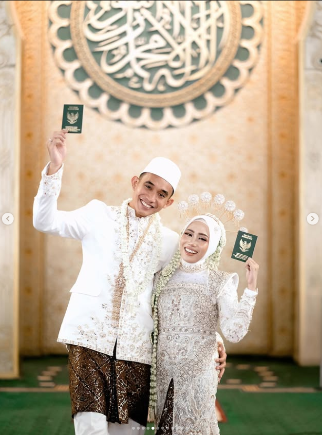 akuratco's tweet photo. Rizky Ridho berbagi beberapa momen bahagianya saat menikahi Sendy Aulia di akun Instagram miliknya, Minggu (22/6). https://t.co/s1DIIfMDi9