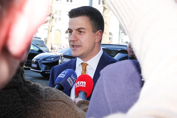 TomVandendriese's tweet image. Justitie is er niet om burgers te verdedigen maar om het regime te beschermen. Democratisering van justitie is noodzakelijk. Aansprakelijkheid, verantwoordelijkheid, representativiteit #anarchotirannie #regimejustitie