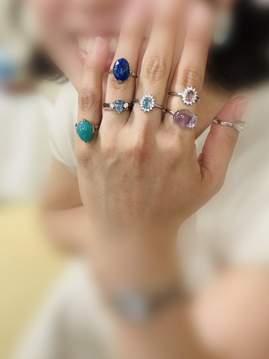 湯婆婆ごっこを楽しんで頂けました。
空枠に石乗せごっこもできますよ
 #西荻手しごと市