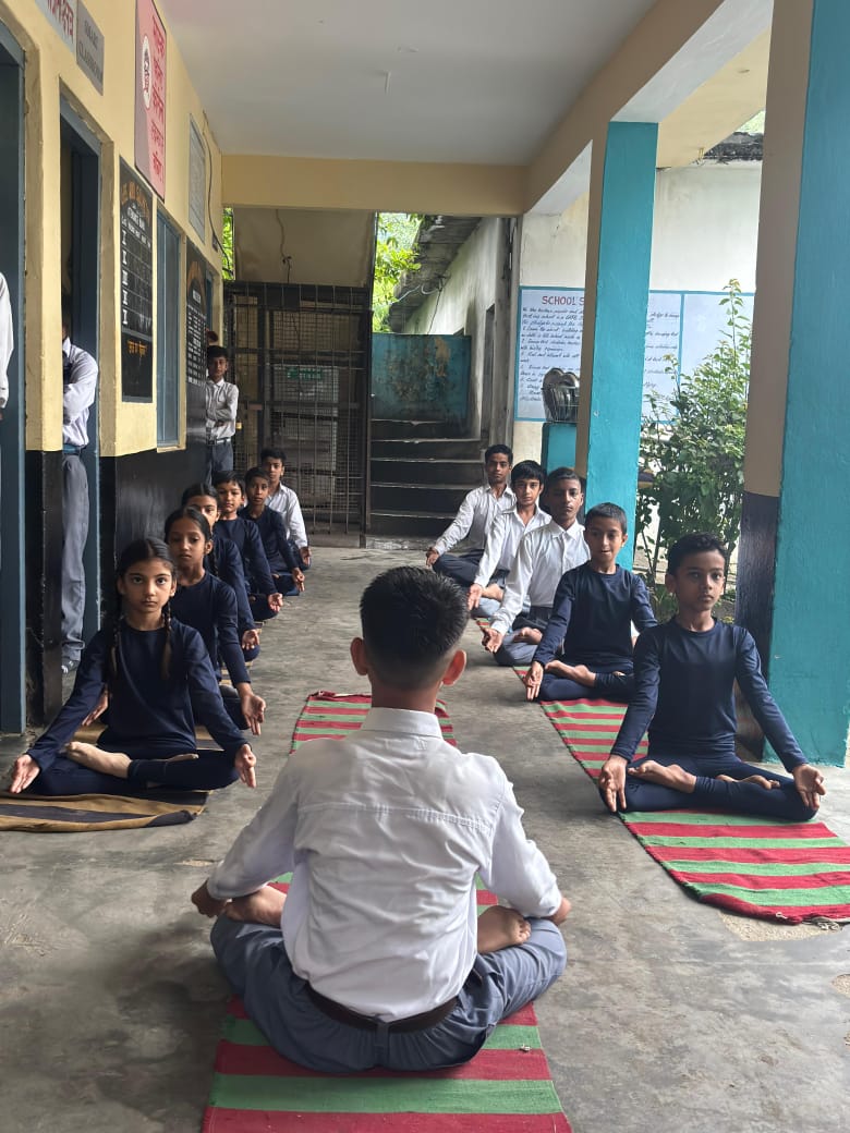 abhwcambpathiar's tweet photo. International Yoga Day celebrated at Govt Schools under AAM-Amb Pathiar✌
#InternationalYogaDay2025 
#YogaForOneEarthOneHealth 
@CmoKangra @drrksood @dtohpkgr @mukt_tb @PMOIndia https://t.co/t5neDFohMi