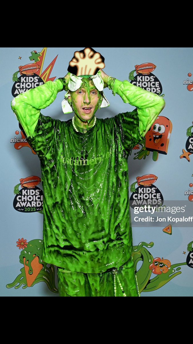 Dukesent1's tweet photo. @lyla19xx @machinegunkelly It's giving Kevin the Sea Cucumber #spongebob #KidsChoiceAwards2025 #cliche https://t.co/zW3E9mxoXn