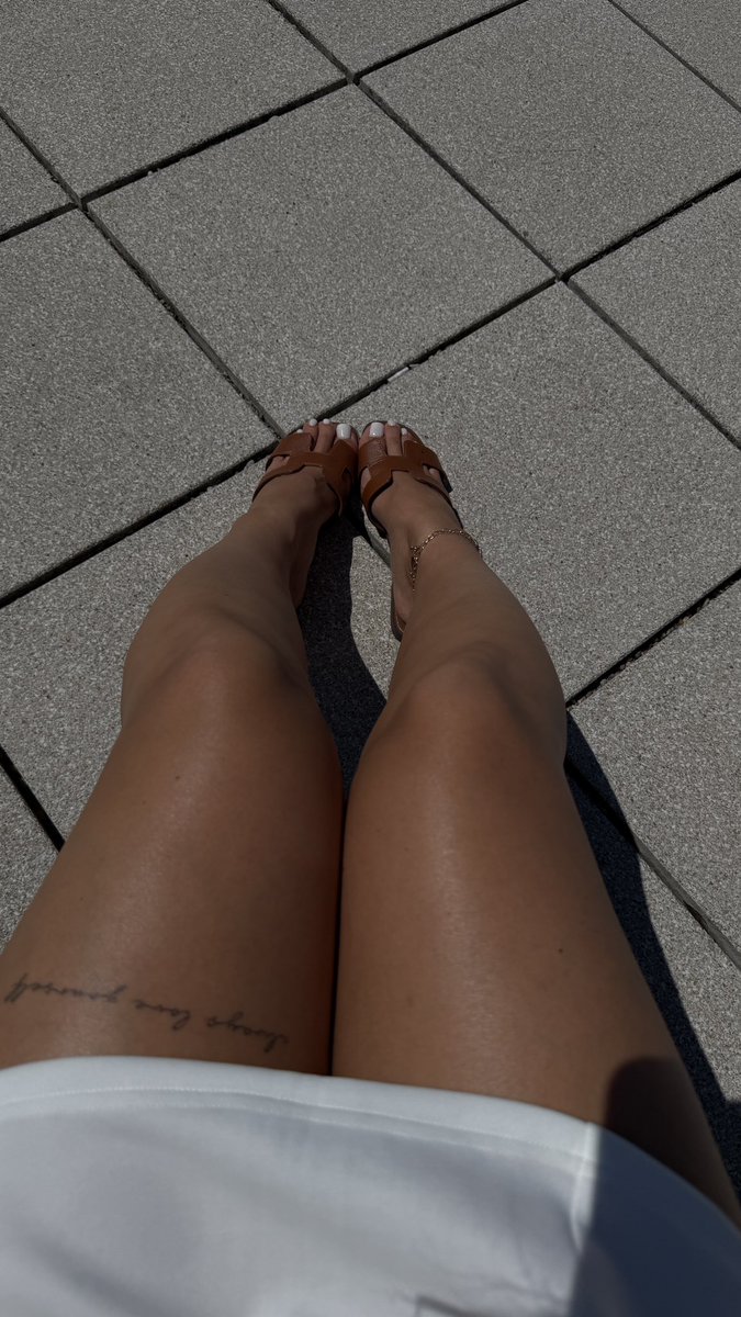 Tanned legs? 😍