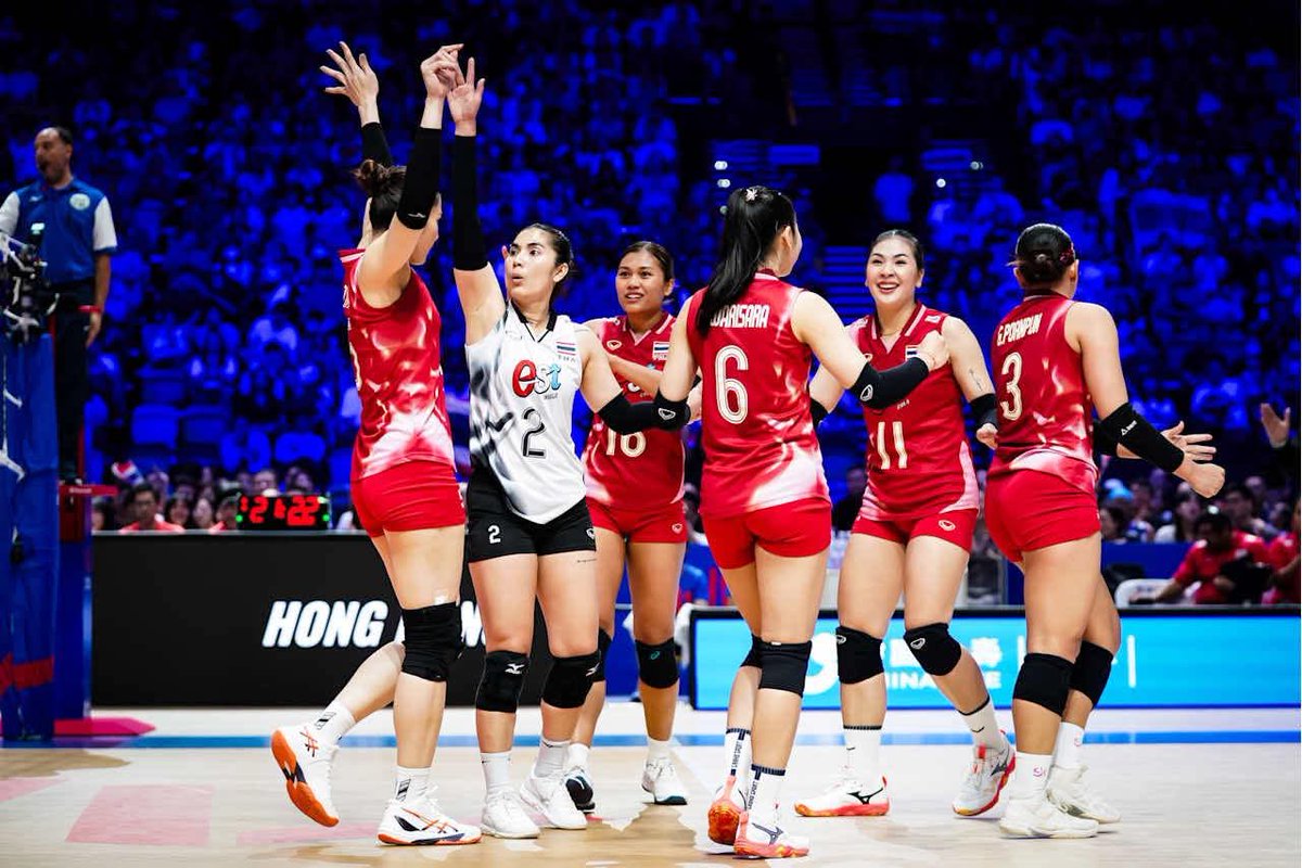 DsFk1rBX0ZWCCH2's tweet photo. นักกีฬาไม่ท้อ คนเชียร์ก็ไม่ทิ้ง

ให้กำลังใจตัวเอง ฟื้นฟูตัวเอง ปลุกตัวเองขึ้นมาค่ะสาวๆ 
#วอลเลย์บอลหญิงไทย #วอลเลย์บอลหญิง https://t.co/wftNPArfgA