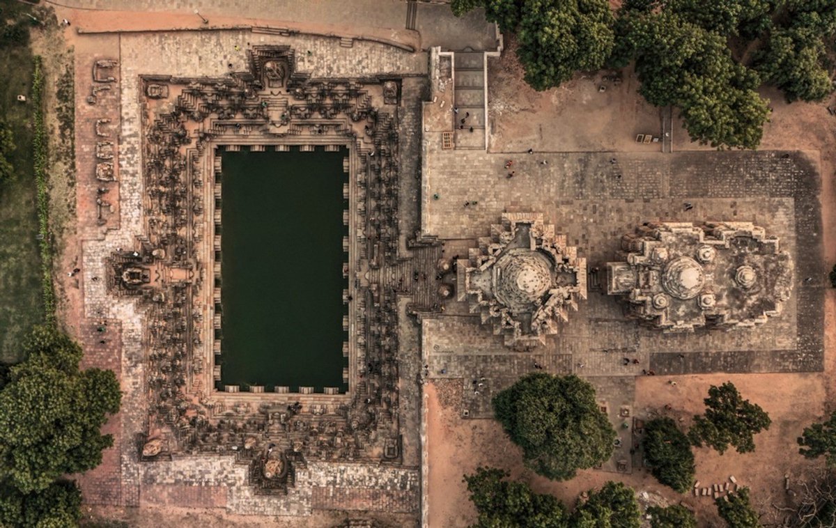 IndiaAesthetica's tweet photo. 11th century Surya Temple Modhera , Gujarat 🛕🇮🇳 https://t.co/7fDcKYqSTL