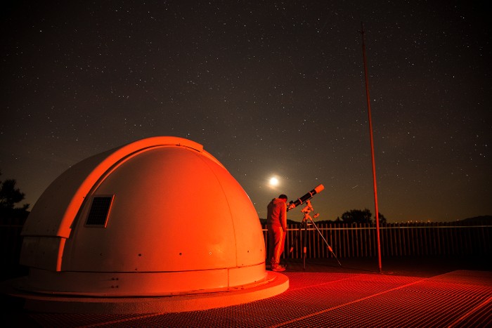 ¿Algo más apetecible en las noches de verano 🌌 que acercarte a las estrellas ✨?
Apunta bien 📝 las actividades astronómicas 🔭 del Observatorio Astronómico del Cabezo de la Jara, en #PuertoLumbreras. y reserva ya tu plaza y la de toda la familia 🧑‍🧑‍🧒‍🧒.
ℹ️ Reservas →