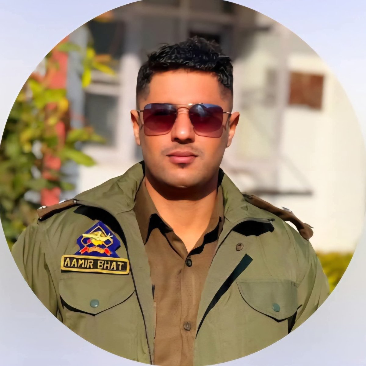 abrarrashid29's tweet photo. Shocked and deeply saddened to hear about the sudden demise of Aamir Amin Bhat, Probationary DySP from Ujroo Langate.
Gone far too soon.

Heartfelt condolences to the bereaved family in this unimaginable time. May his soul rest in peace. https://t.co/pm3UNi5DtV