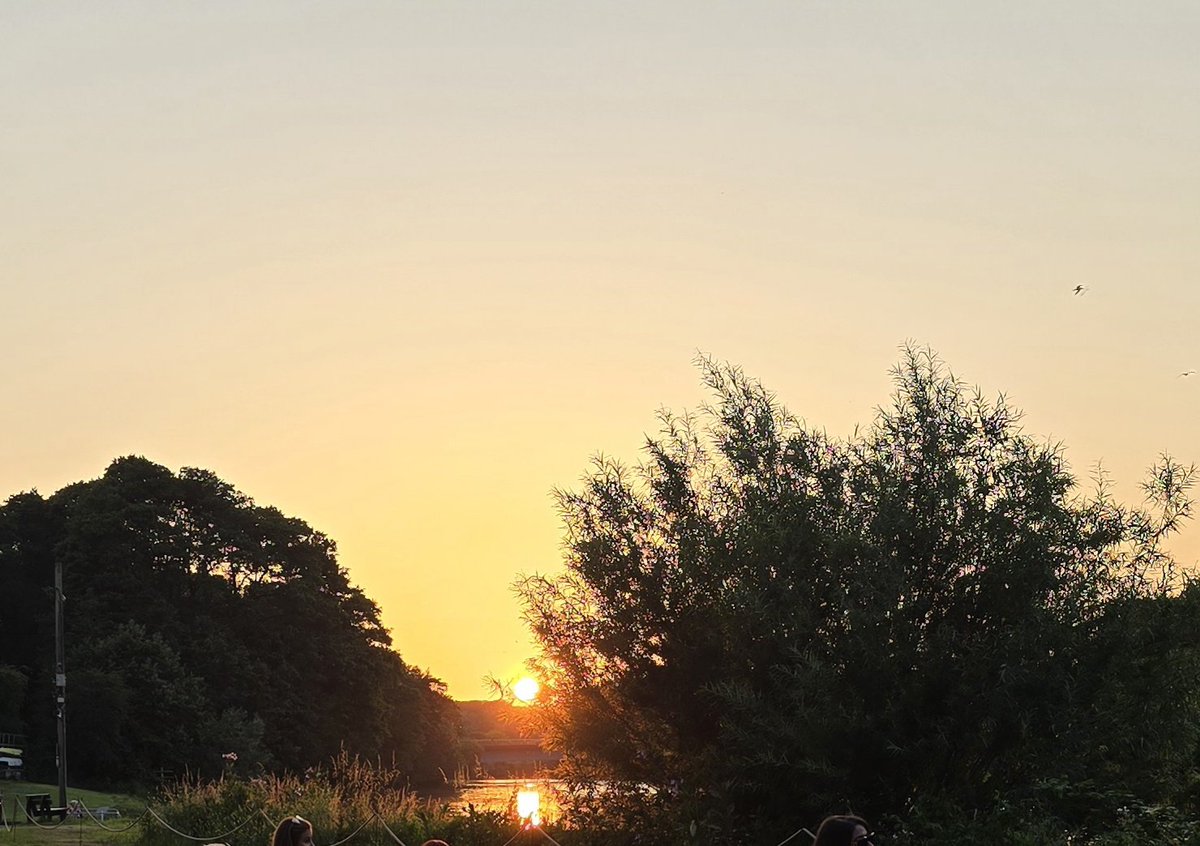 Latest post up on the blog takes a look at Nook by the River, which is  in Llandaff for a short run until the 8th July.  Al fresco done right?
solicitingflavours.com/2025/06/22/din…