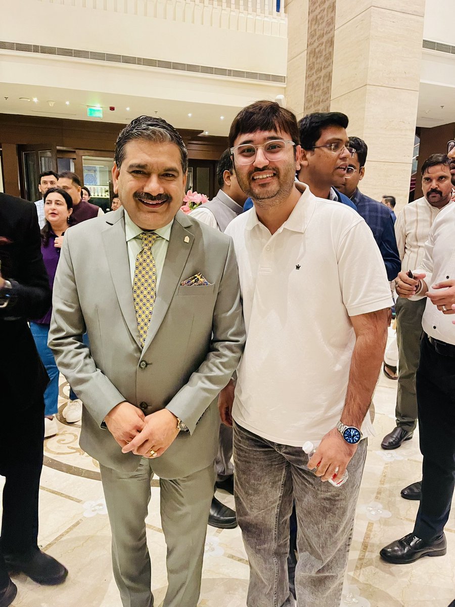 Sahay (@sahay7) on Twitter photo Fan moment! Honoured to meet the ever inspiring <a href="/AnilSinghvi_/">CA Anil Singhvi Zee Business</a> today. Your insights and energy are unmatched. What a vibe, what a presence! <a href="/ZeeBusiness/">Zee Business</a>
#ZeeBusiness #FanMoment Fan moment! Honoured to meet the ever inspiring <a href="/AnilSinghvi_/">CA Anil Singhvi Zee Business</a> today. Your insights and energy are unmatched. What a vibe, what a presence! <a href="/ZeeBusiness/">Zee Business</a>
#ZeeBusiness #FanMoment