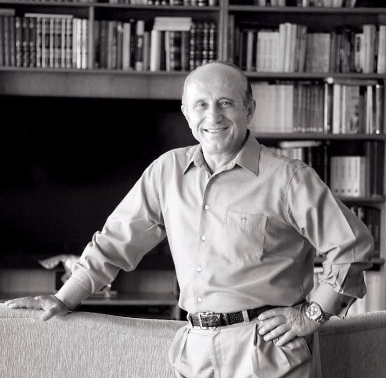 Aramızdan ayrılalı 9 sene oldu. Türkiye'nin Hocası Prof. Dr. Yaşar Nuri Öztürk'ü rahmet, sevgi, saygı, minnet ve hasretle anıyoruz. #ynovakfi #yaşarnuriöztürk #ölümyıldönümü #türkiyeninhocası #22haziran