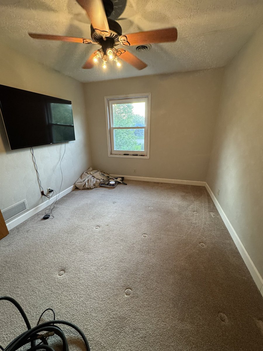 geekandnerdtech's tweet photo. Moving my hobby room upstairs.  New paint, new trim, totally new space.  Almost done. https://t.co/2rbKQw20pR