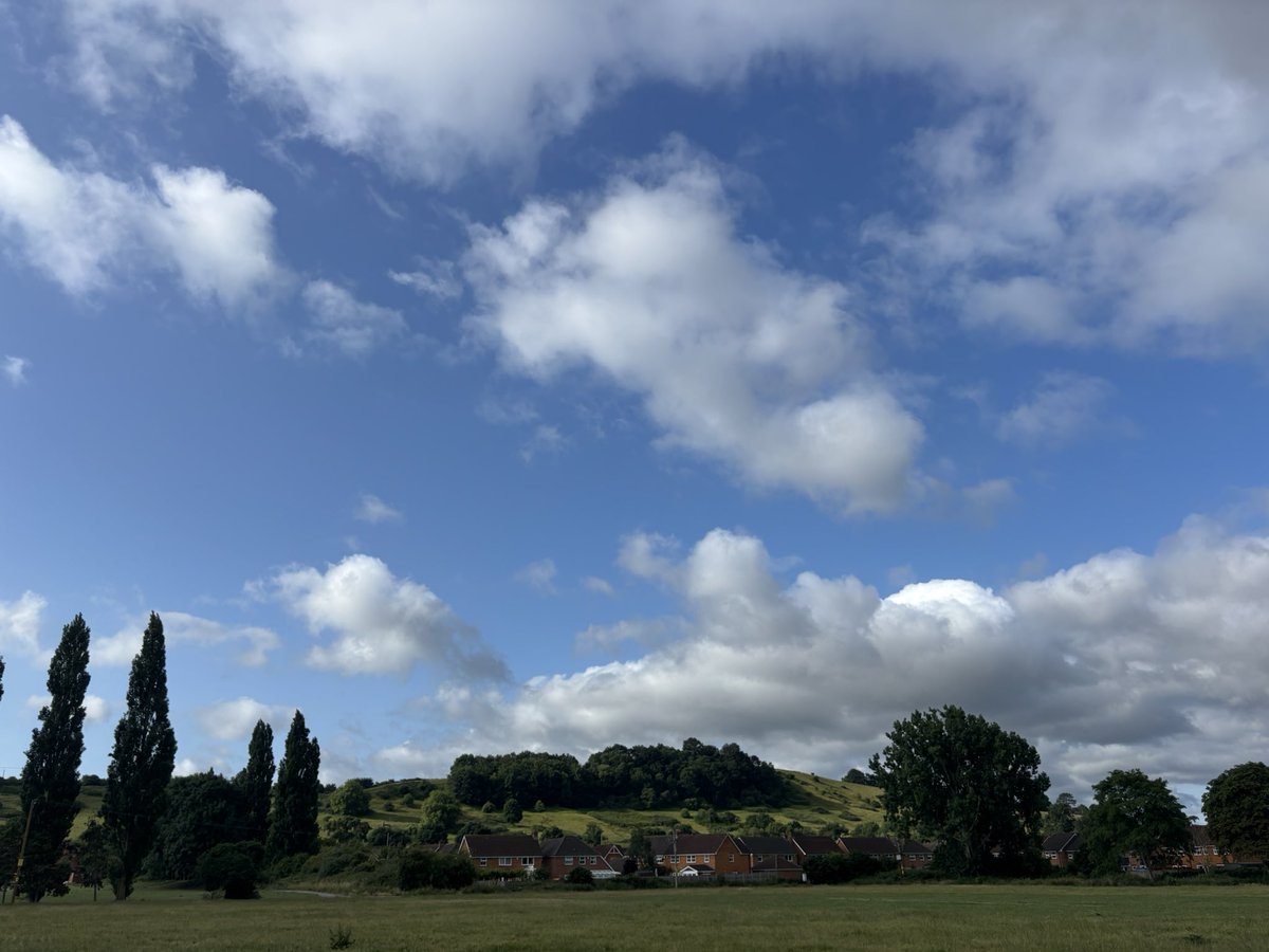 8:17 - A lot cooler today 
#Glastonbury #Weather