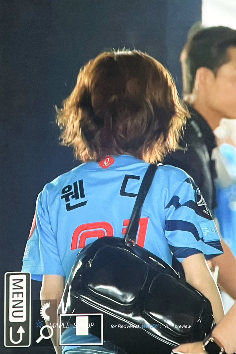 maplesyrup0221's tweet photo. 250622 출근 
우리 강아징 첫 시구 화이팅…⚾️🐶
#웬디 #Wendy https://t.co/rJWgrQUlxe