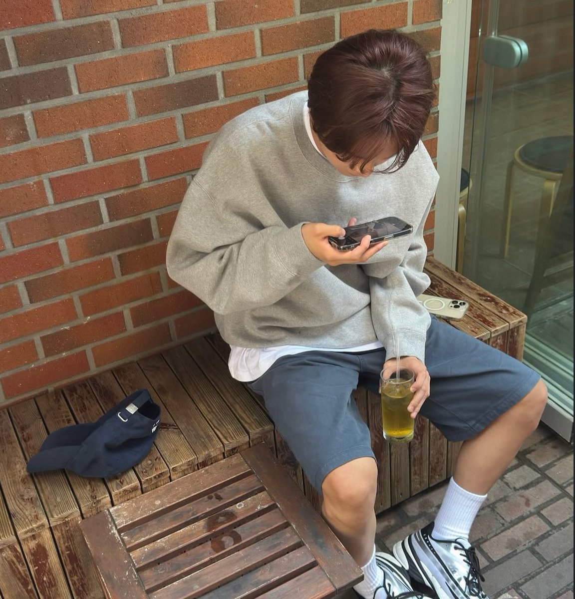 nohyuckids's tweet photo. “Babe, wait.”                                              “LOOK!” https://t.co/9XZtIlI4ji