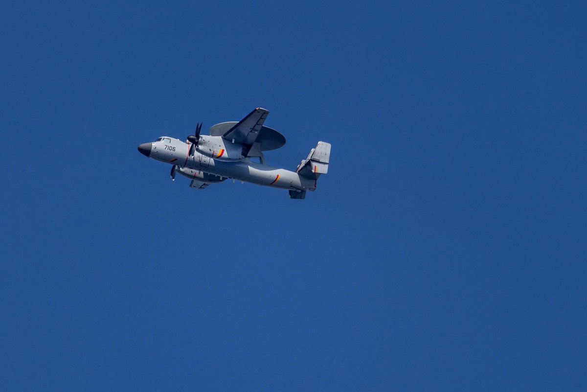 nuwangzi's tweet photo. #PLAAF #PLANAF

KJ-600, J-35, J-15, KJ-3000 https://t.co/VGHC44eBh4