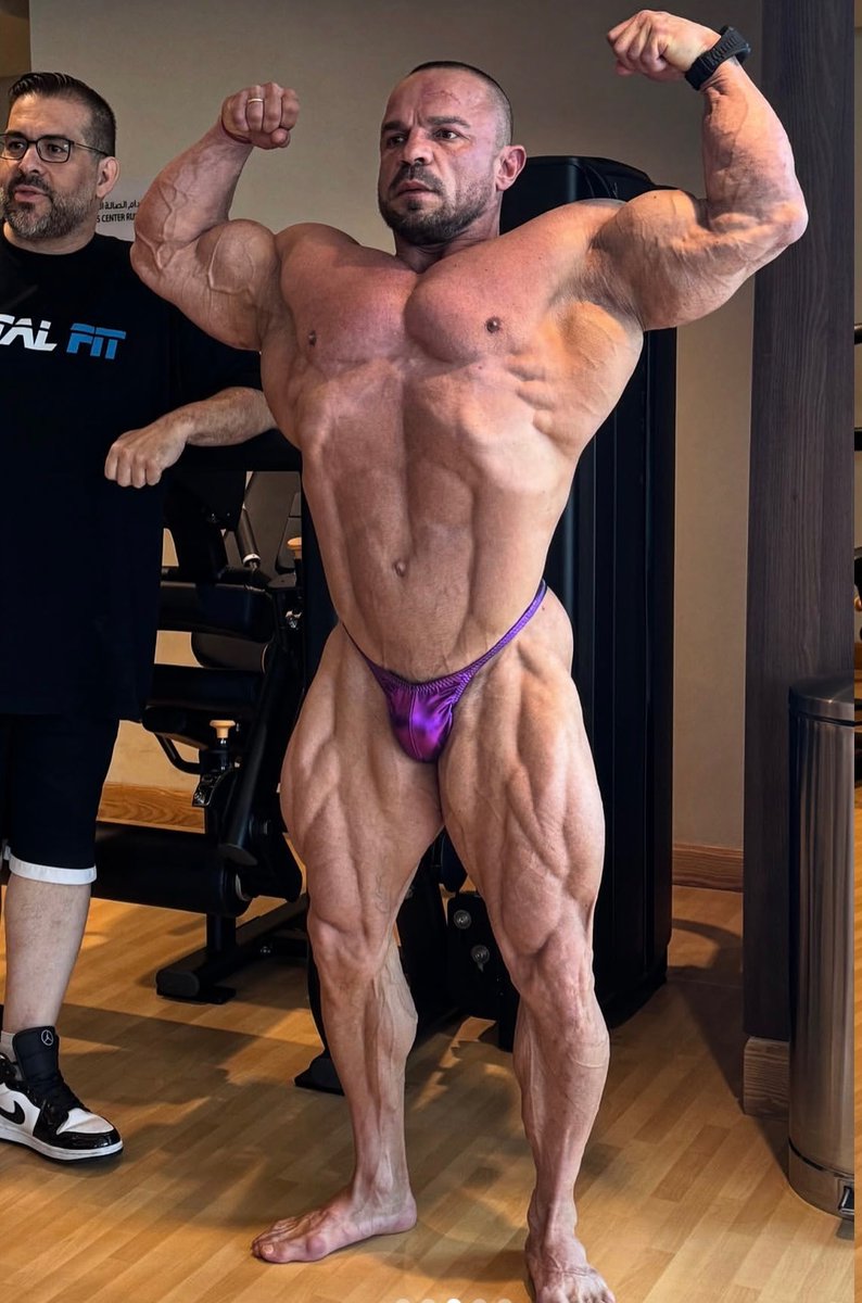 scottbbfan's tweet photo. Heaven sent. Angel Calderon preparing for savage battle. 212 muscle doesn’t get more extreme than this. https://t.co/z4tdYb66S6