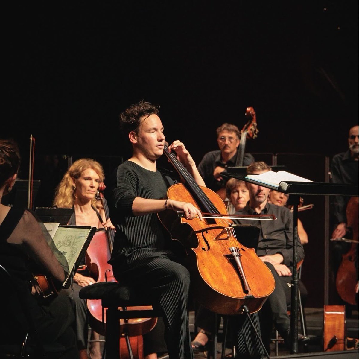 It was so great being back in St-Jean-de-luz last week ❤️
Dvorak cello concerto with @victorienvanoosten and @iparraldeko_orkestra 

📸: @taniacardineau