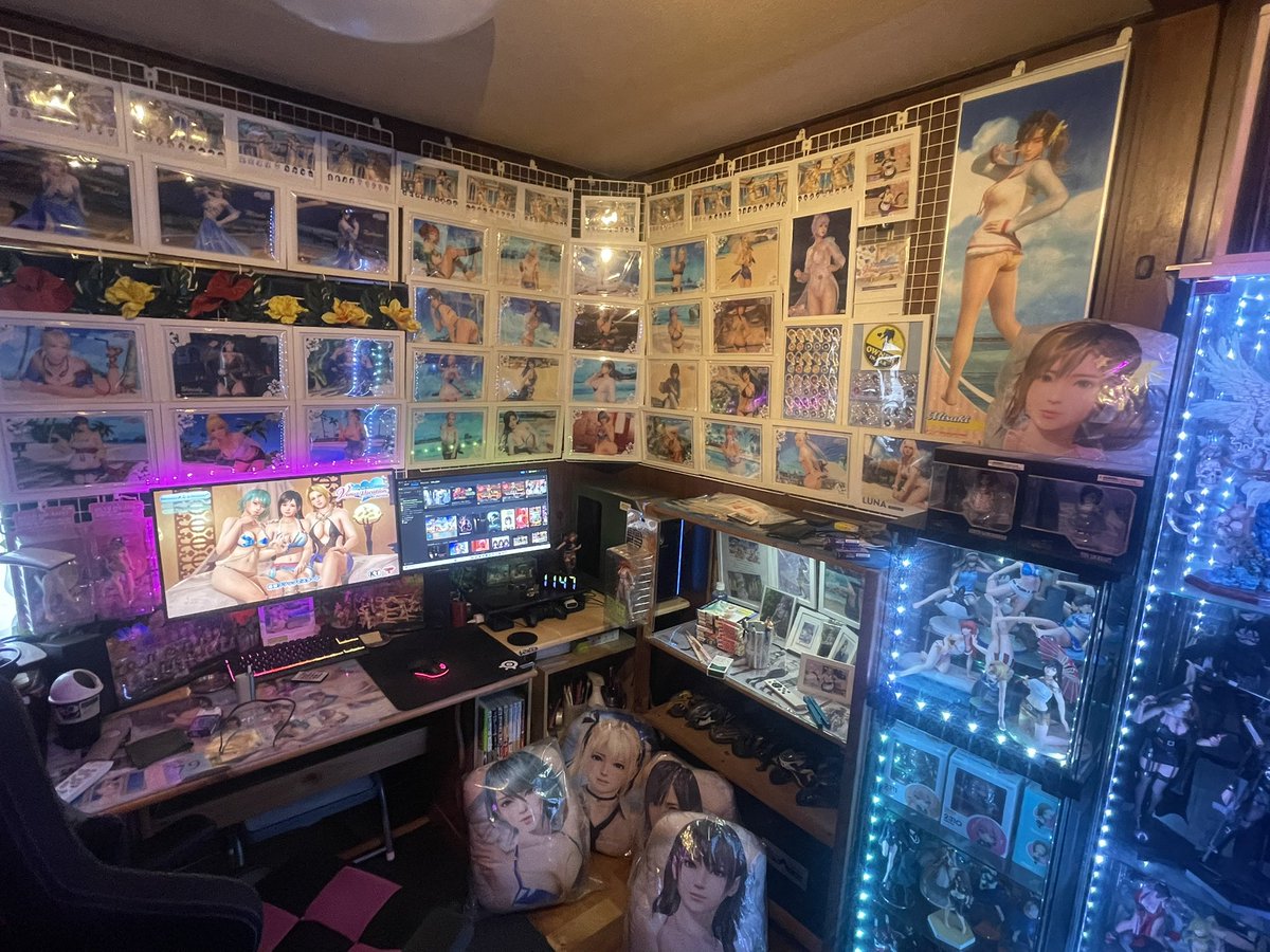 先日のれいかに続き、明日の生放送で
新女神のアクリボードの発売発表あるだろうから、またレイアウト考え直さんとな😅
#DOAXVV #VV生放送