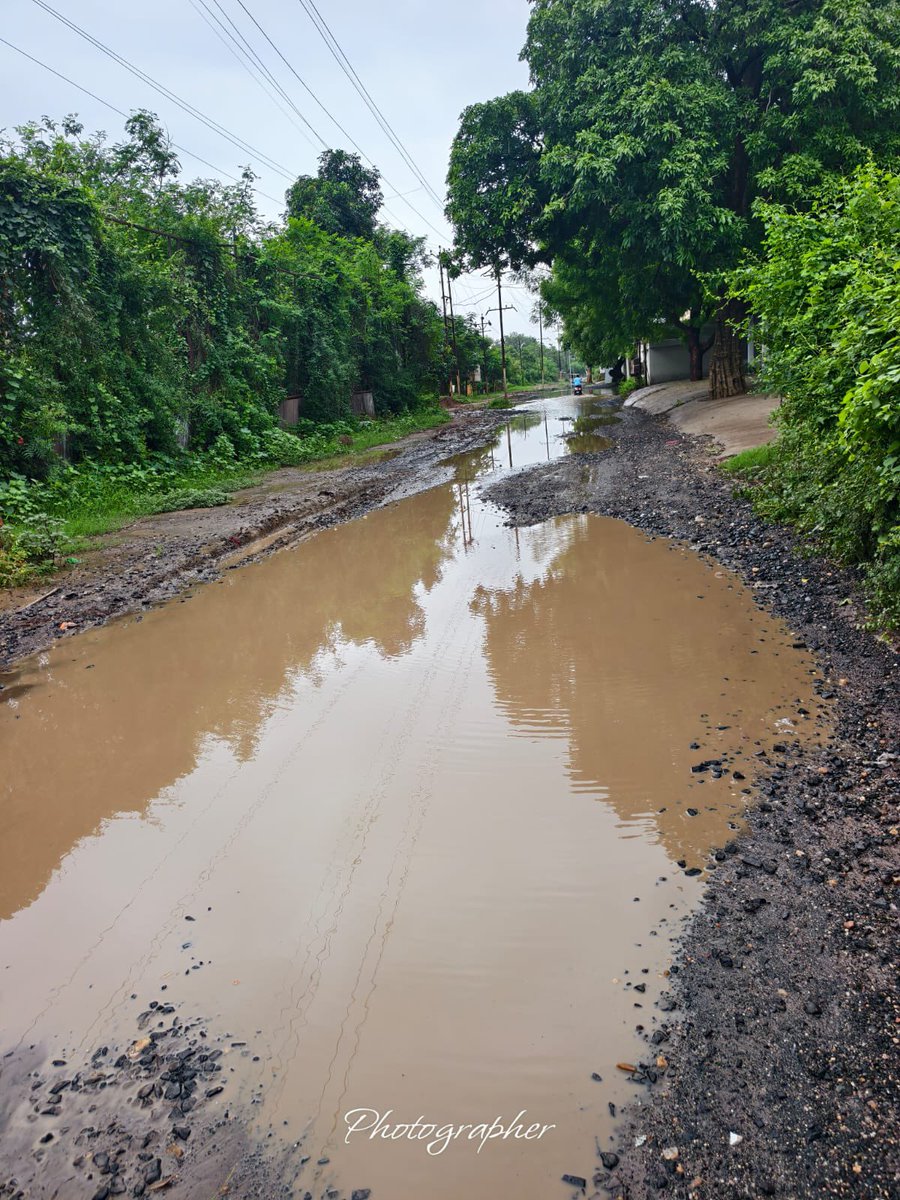 RoshanBhatt8's tweet photo. @VMCVadodara @CMOGuj No change in the conditions at all ! It’s a pain to live in VMC limit. @VMCVadodara @CMOGuj https://t.co/t8rnVCkM5v