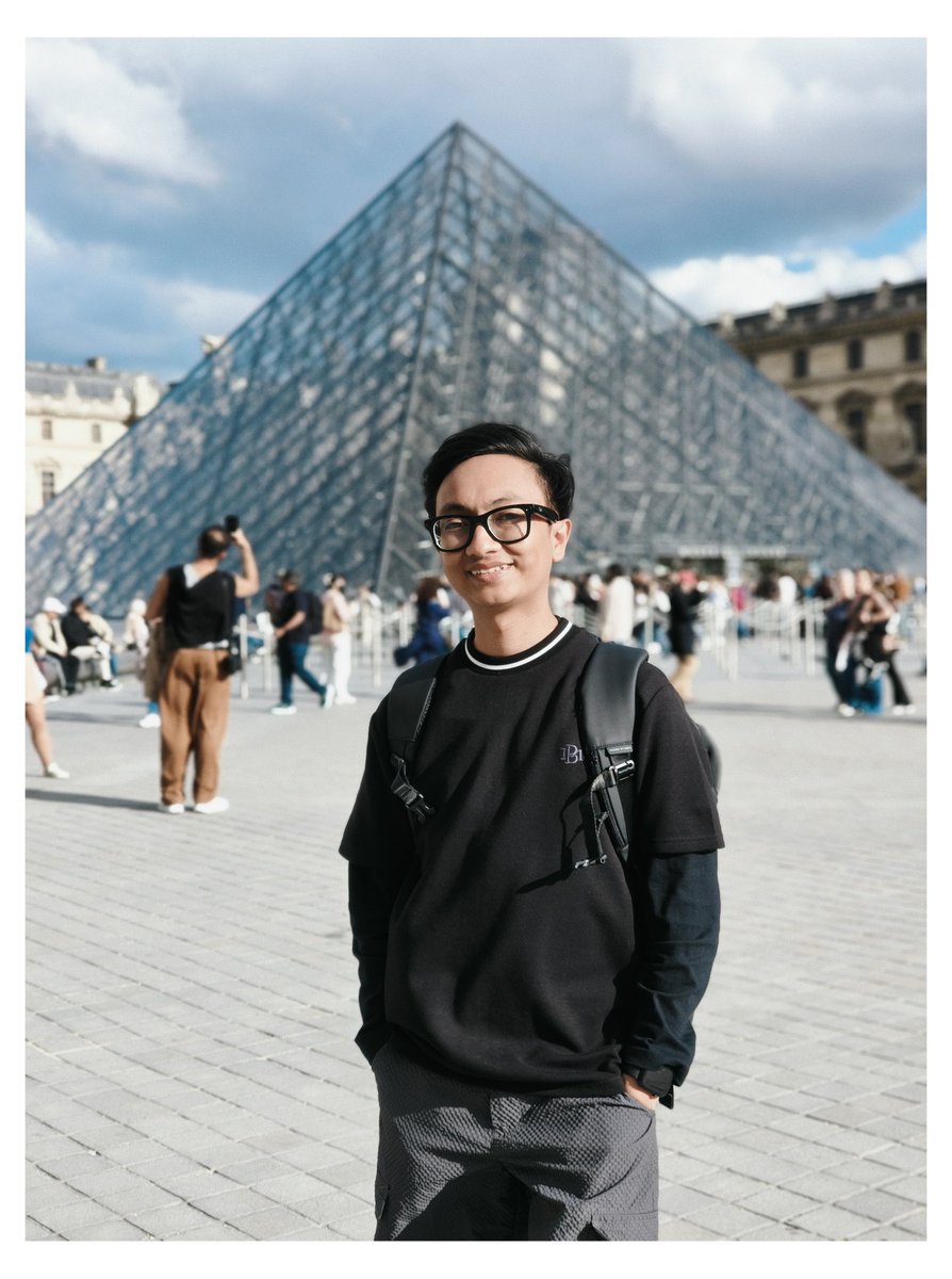 Eizuwan's tweet photo. @pedoqpop Same place haritu , June juga . Cuaca tak sejuk sangat macam cameron je time ni https://t.co/KFtVscfGPO