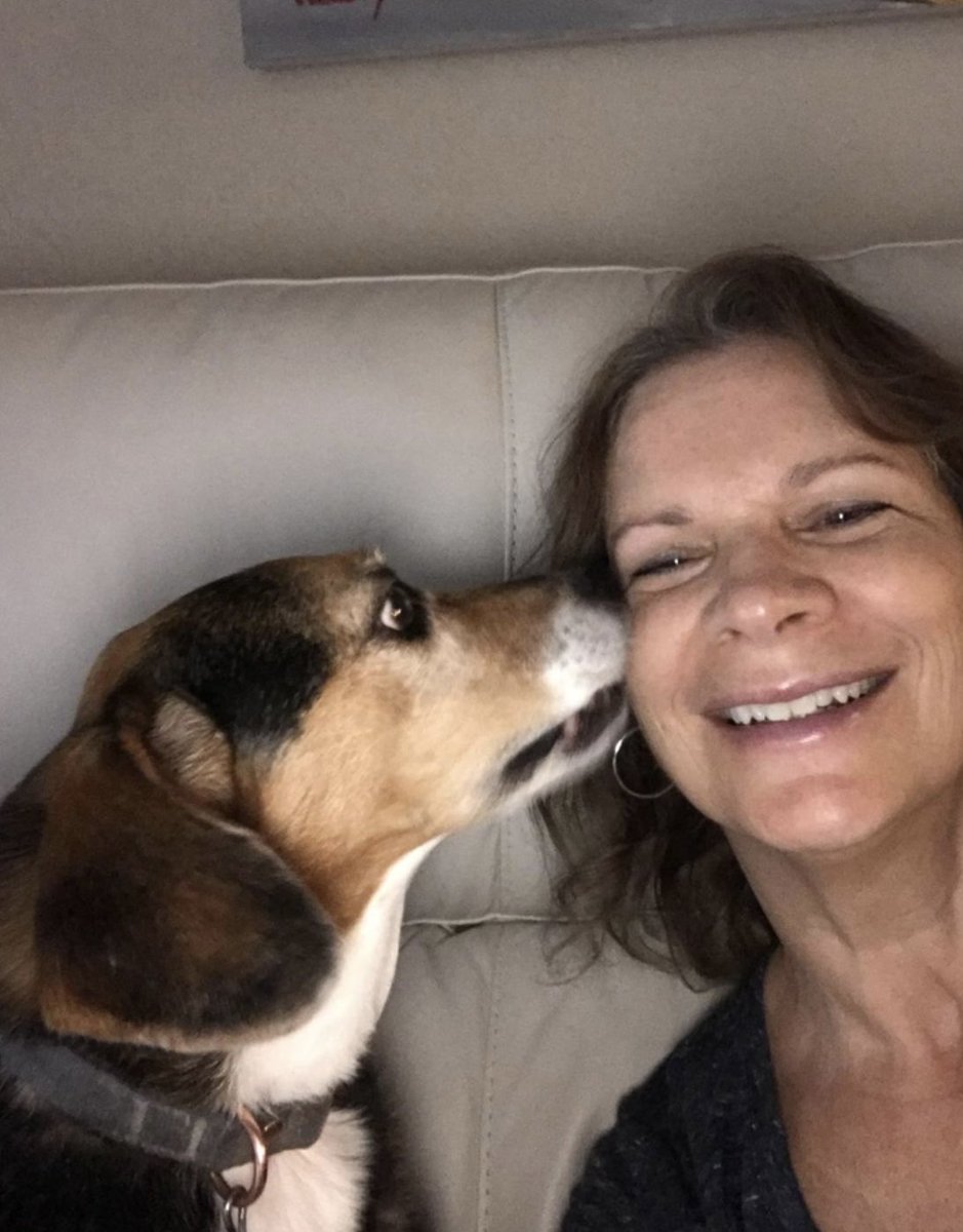 Every now and then I give mom a kiss 😘🐶