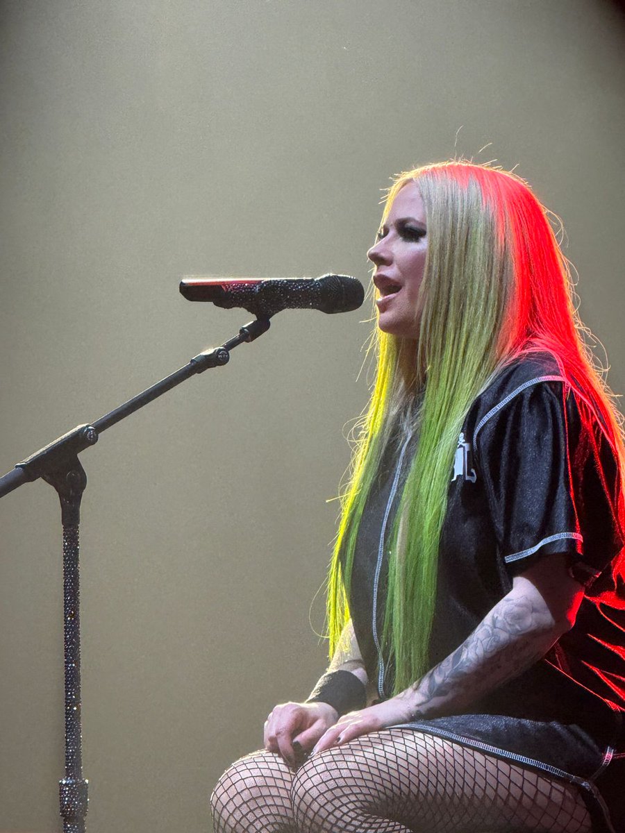 Nos comparten estás hermosísimas fotos del concierto de esta noche en Florida por los chicos del Team Avril Lavigne Colombia 🇨🇴

<a href="/AvrilLavigne/">Avril Lavigne</a> estuvo impresionantemente hermosa!

📷 <a href="/Oesoto/">Oscar Soto</a>