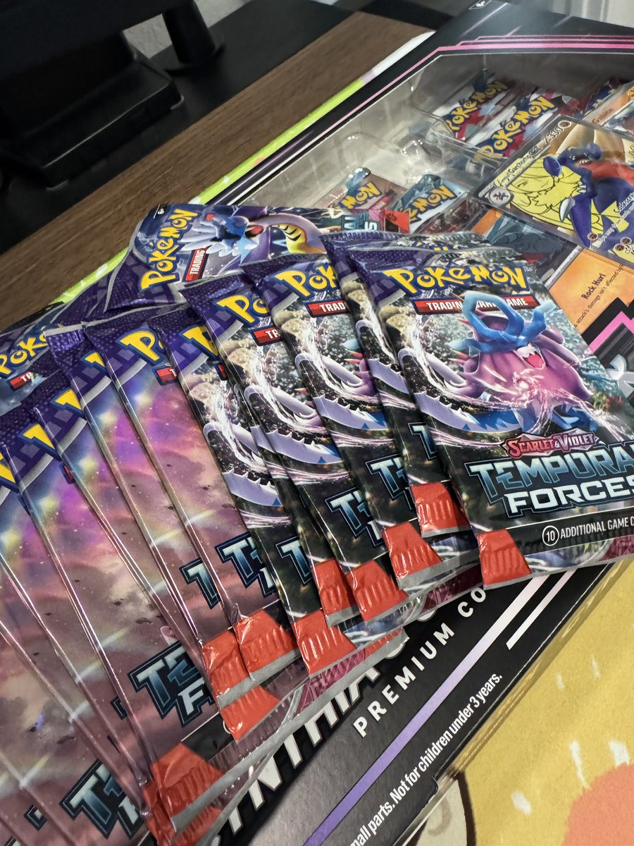 Spent some gold on cardboard. Doing a test stream to see how rig likes new set up and figured I’d open some packaged nostalgia 🤩 …I also need staples and trade fodder for “Fang’s Finds” my fun little IRL wandering trader persona 😏

twitch.tv/lockefang