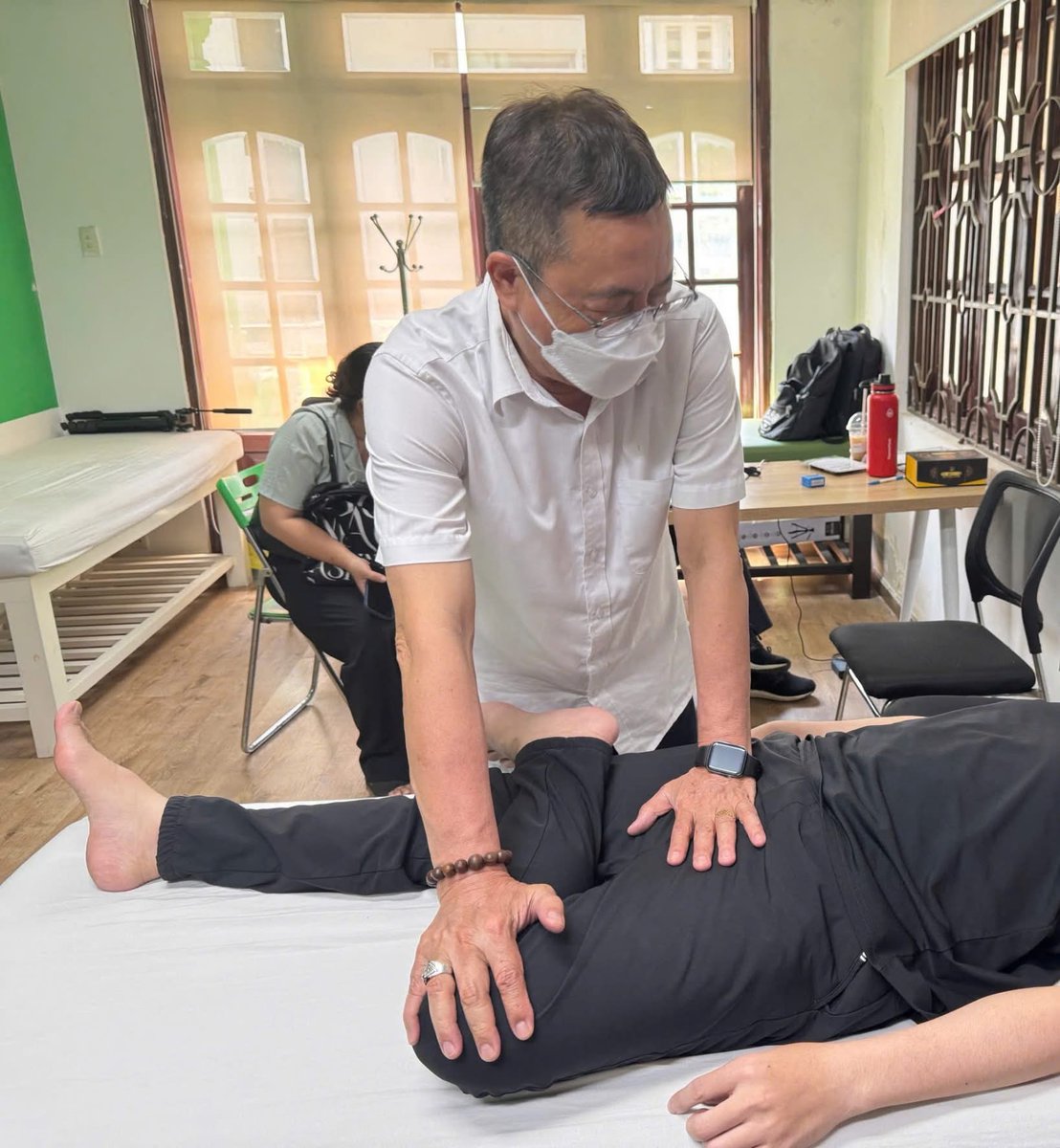 MR Trần tweet media