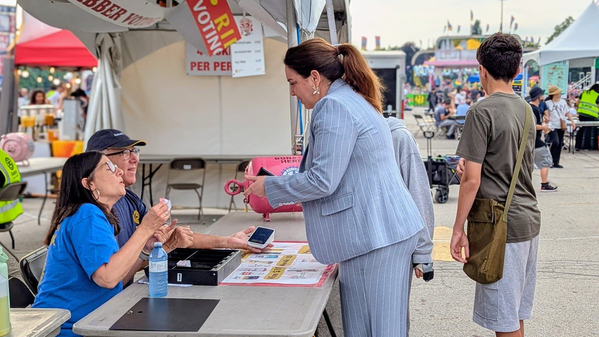 Oakville Ribfest is, as I said in my statement in the House on Thursday, the place to be this weekend. 

Thank you to Oakville Lions, Rotary Club of Oakville Trafalgar and the dozens of volunteers who make this great event possible year after year.

Come down and enjoy the music!