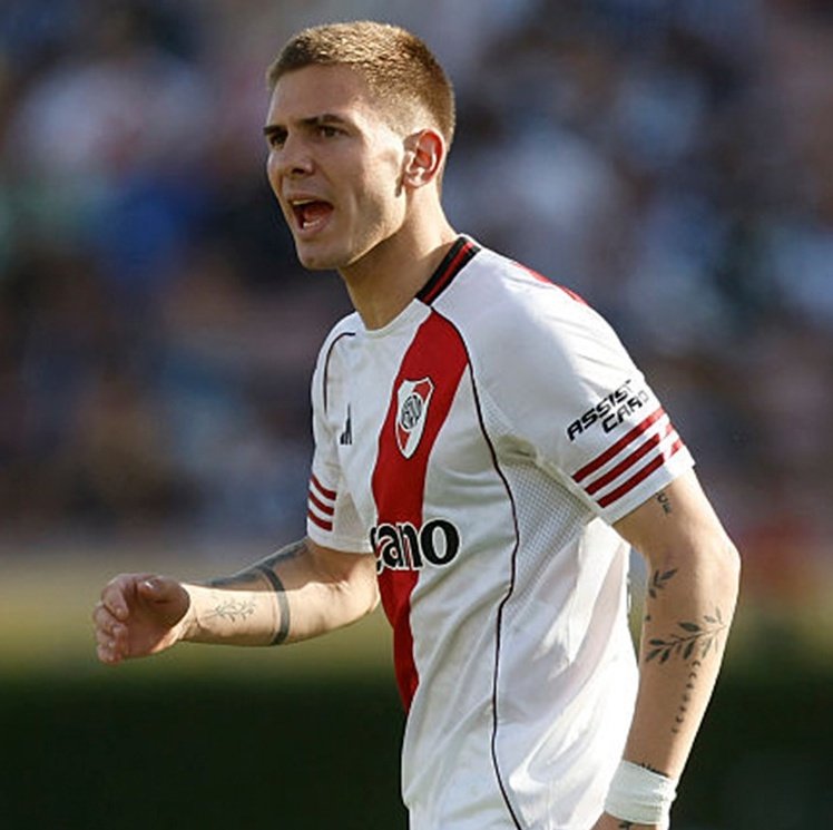 Jugador vendido, no pone más la patita. Es ley.