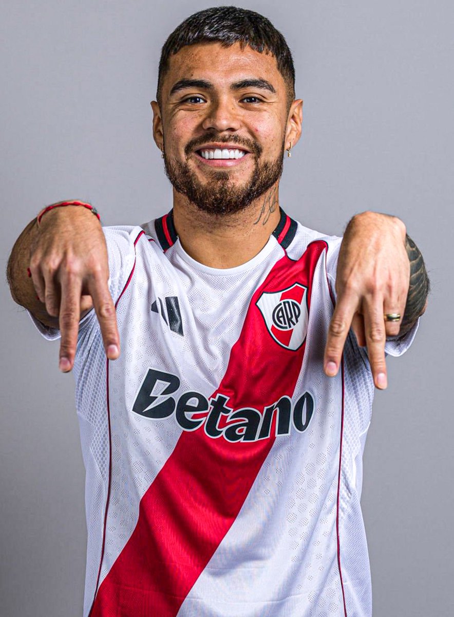 ⚔️🇨🇱 PAULO DÍAZ entre TODOS los jugadores de River Plate vs. Rayados:

◉ 1º en intercepciones (4).
◉ 2º en despejes (5).
◉ 5 recuperaciones.
◉ 6/9 duelos ganados.