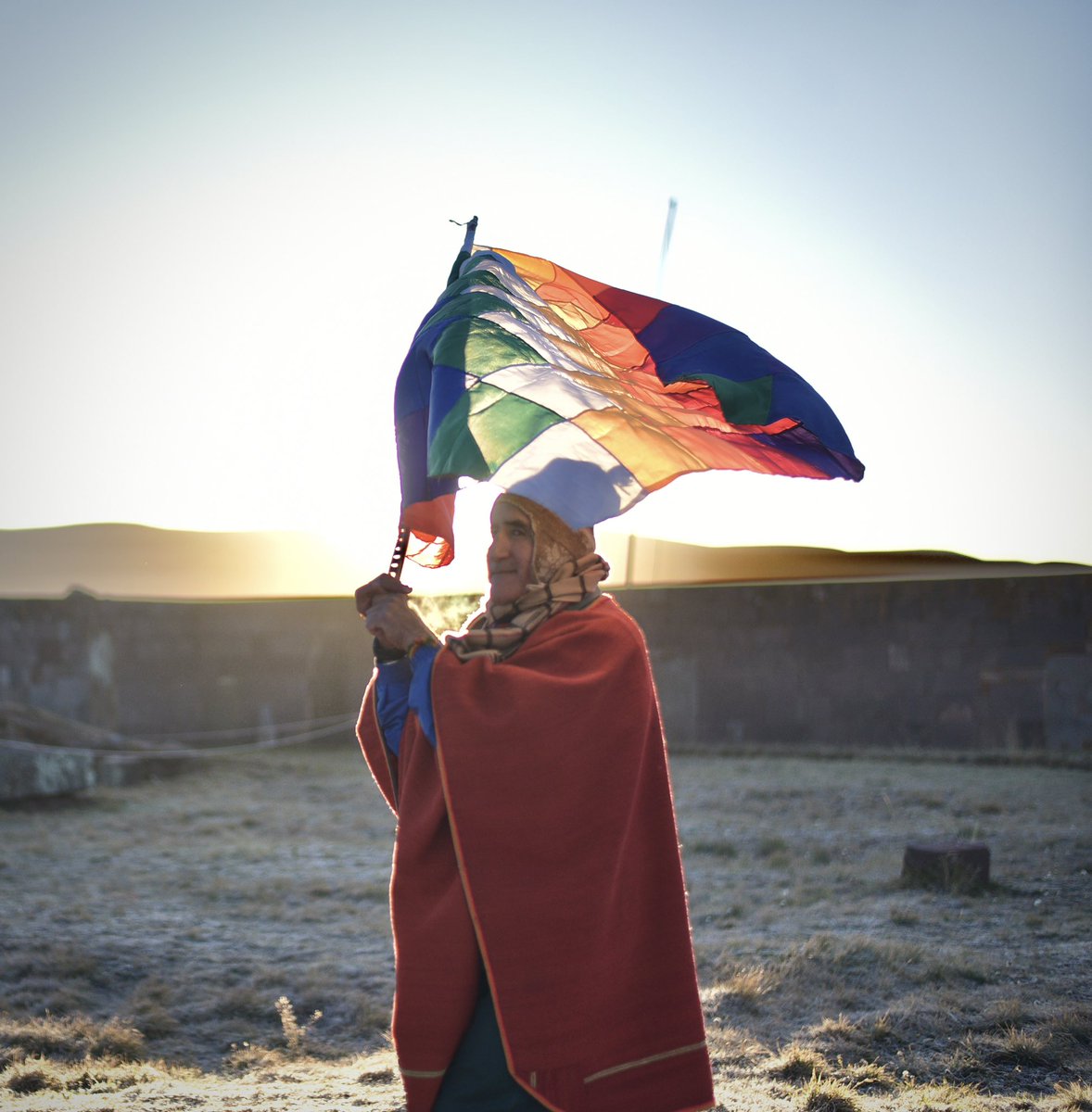 JaeRaePhoto's tweet photo. Willka Kuti! 

A true honour joining the 5533rd Andino new year in Tiwanaku, Bolivia with celebrating the rebirth of the pachamama

Photos from #nikonD750 

#WillkaKuti #Pachamama #Añonuevoandino #puebloboliviano #Bolivia #tiwanaku #jaeraephoto #Folklore #andino #CulturalJourney https://t.co/1z7xe2yxjh